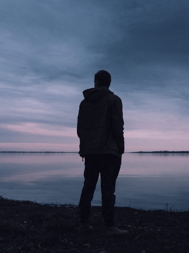 अकेला रहना क्यों फायदेमंद है? why being alone is beneficial