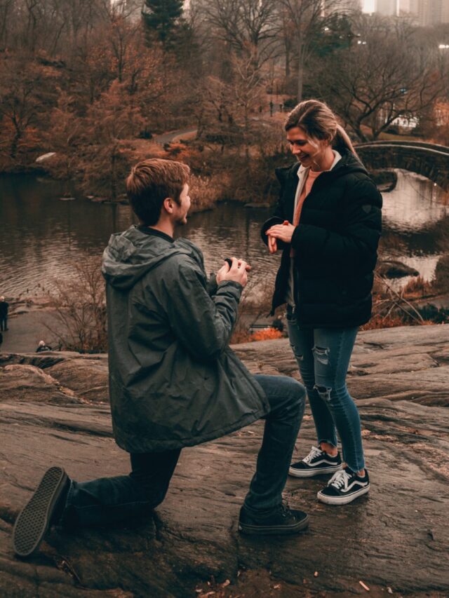 Propose Day Poetry 8th February 2023 in English - Evergreen Shayari